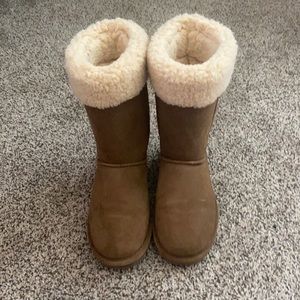 Bear-paw, brown, faux-fur lined, size 9